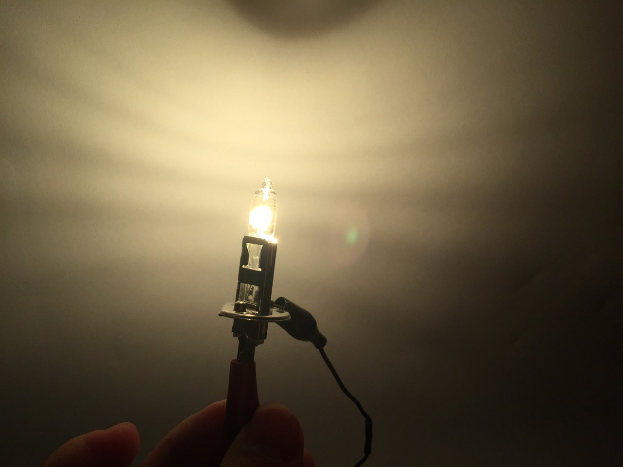 2PCS H1 Halogen Headlight Bulb – 12V 55W High Brightness | Universal Replacement for Cars & Motorcycles