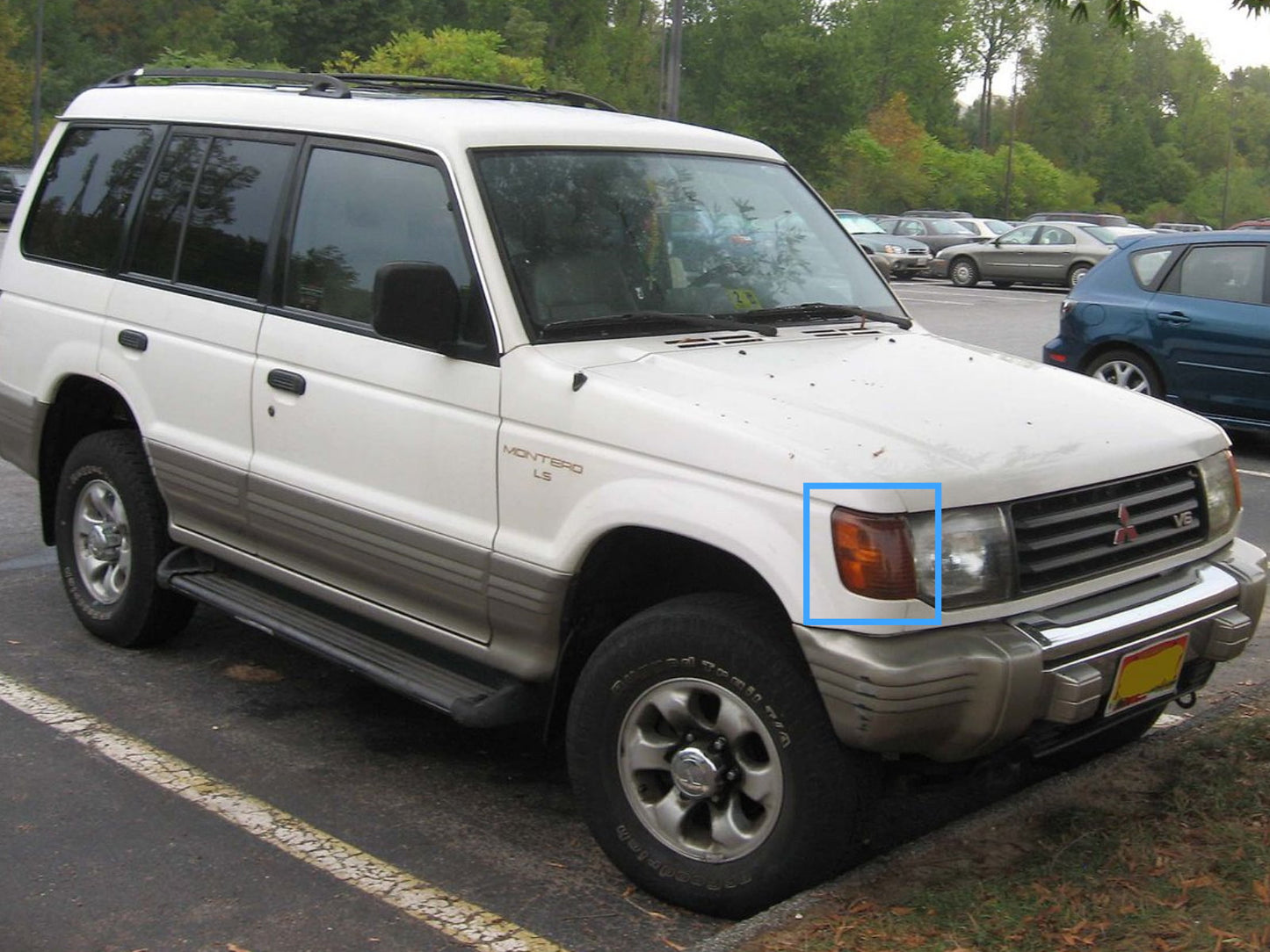 CrazyTheGod Montero V20 ไฟมุมใส 3D/5D รุ่นที่สอง ปี 1991-1997 สำหรับรถ SUV Mitsubishi สีควัน/เหลือง