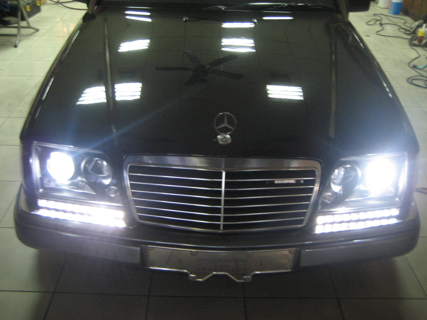 CrazyTheGod W124 1985-1996 ชุดแต่งขอบไฟหน้า DRL Daytime Running LED สีโครเมียม สำหรับ Mercedes-Benz