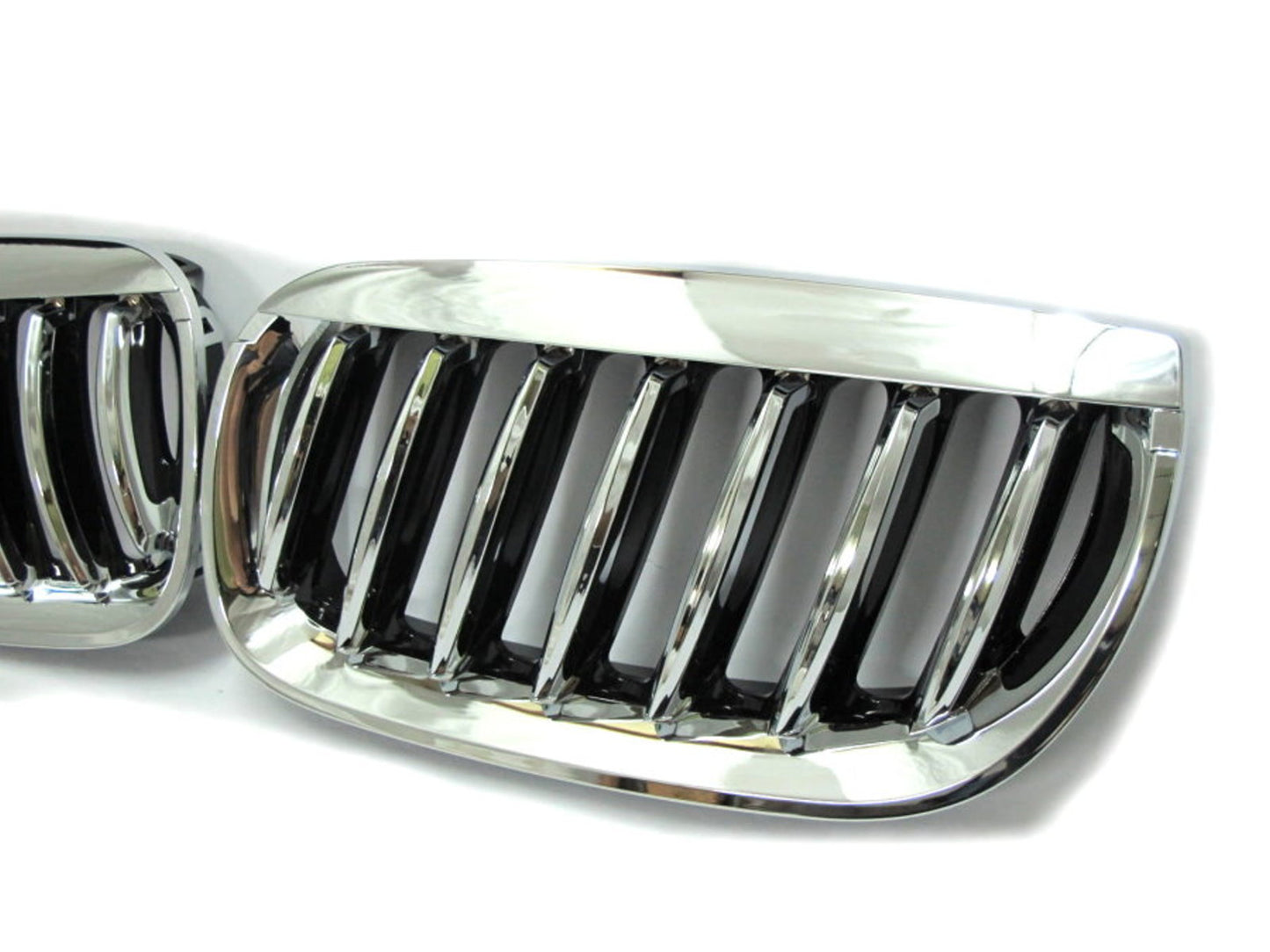 CrazyTheGod X3 E83 First generation 2003-2006 PRE-FACELIFT Wagon 5D M6Look GRILLE/GRILL Chrome/Black for BMW