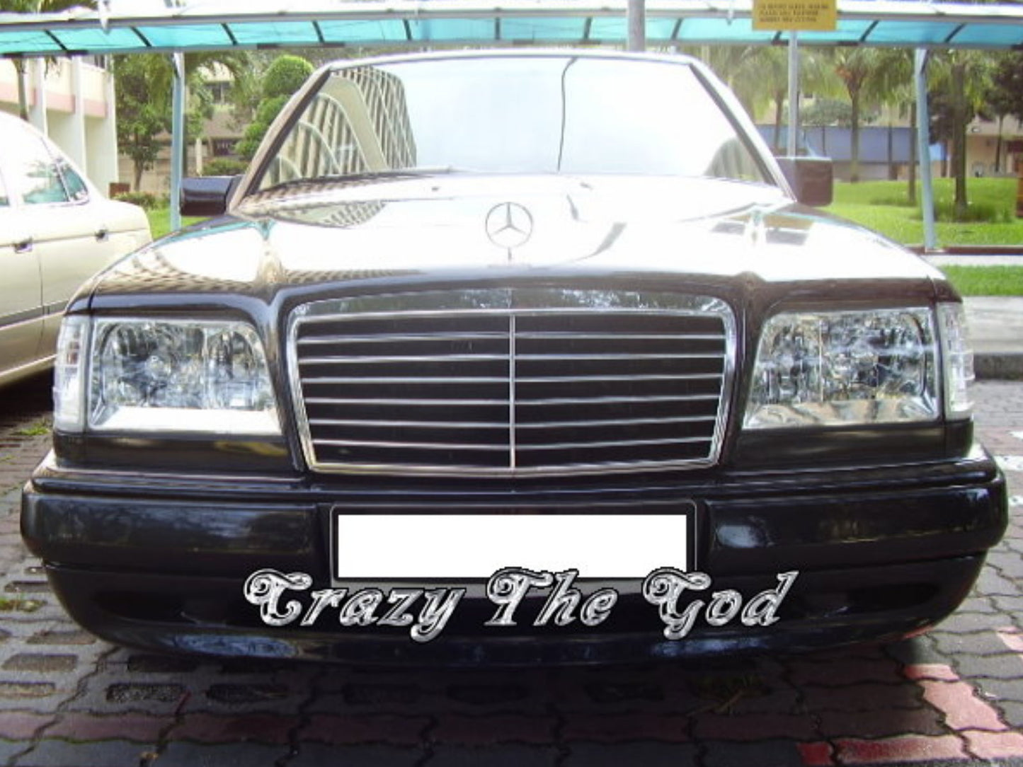 CrazyTheGod W124 1993-1996 Facelifted GRILLE/GRILL ASSAY 13MD CHROME/BLACK สำหรับ Mercedes-Benz