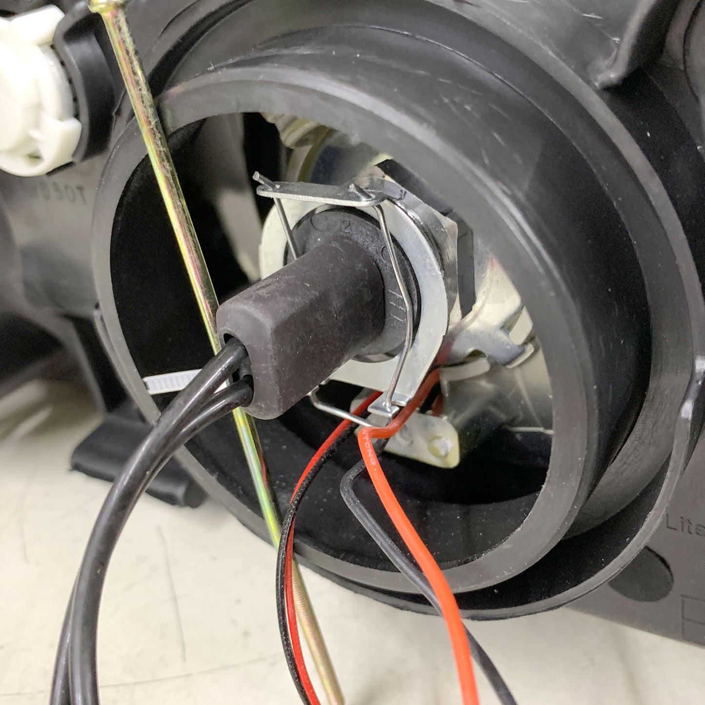 CrazyTheGod Lancer 1998-2001 Sedan 4D Guide LED Angel-Eye Projector HID Headlight Headlamp Black V2 for Mitsubishi LHD