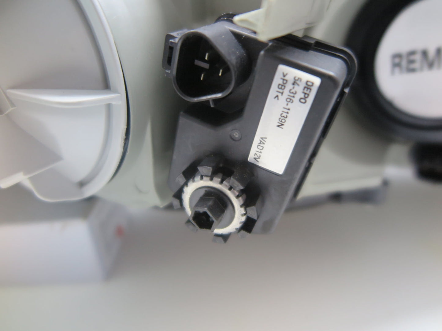 CrazyTheGod Corolla E120 Ninth generation 2003-2008 Sedan 4D Clear HID Headlight Headlamp W/ Motor Chrome US for TOYOTA LHD