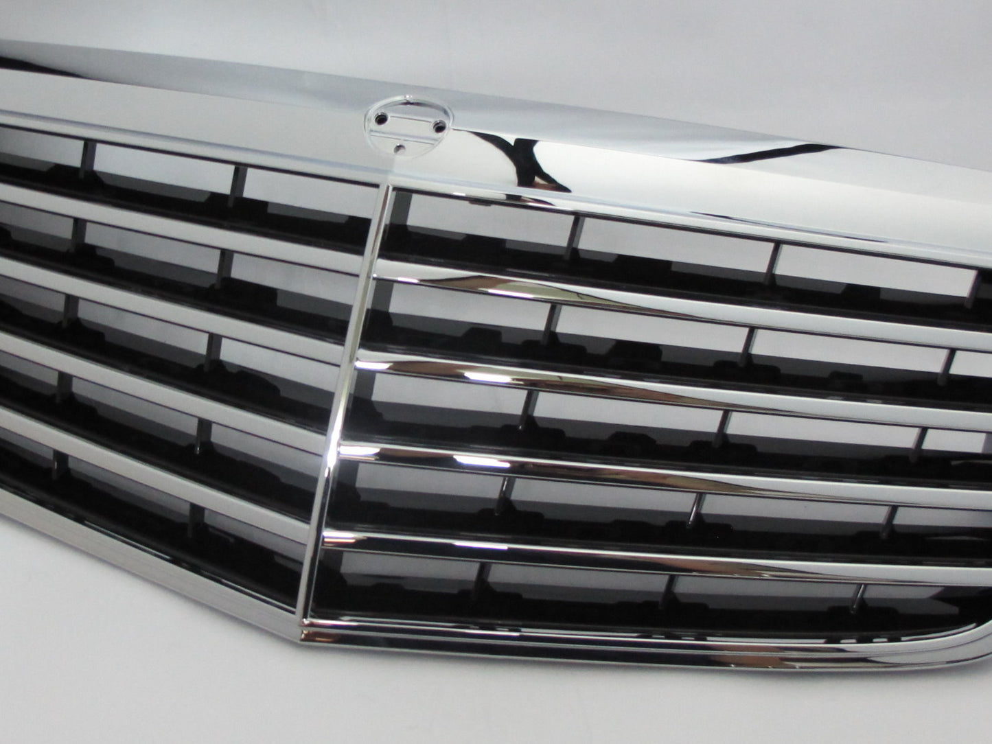 CrazyTheGod E-CLASS W211/S211 2007-2009 FACELIFT Sedan/Wagon 4D/5D 9MD GRILLE/GRILL Chrome/Black for Mercedes-Benz